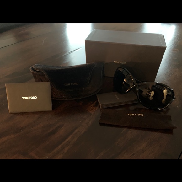 Tom Ford Whitney women’s sunglasses - Picture 3 of 3